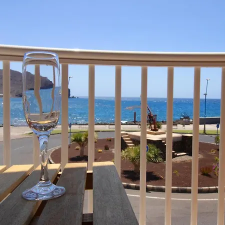 Casa Playa Chica * גראן טאראחל
