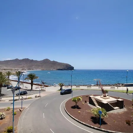 Casa Playa Chica * גראן טאראחל